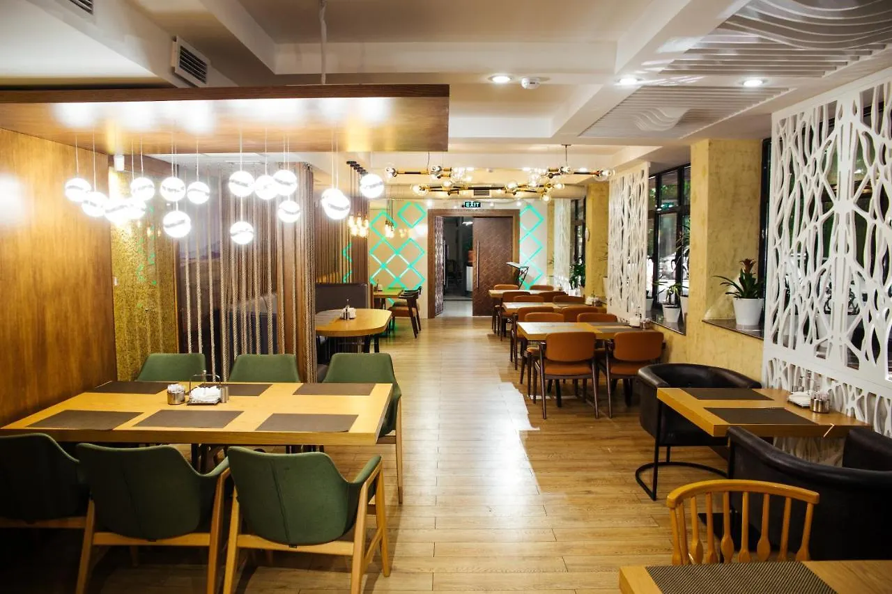 Hotel Kazzhol Almaty 4*,
